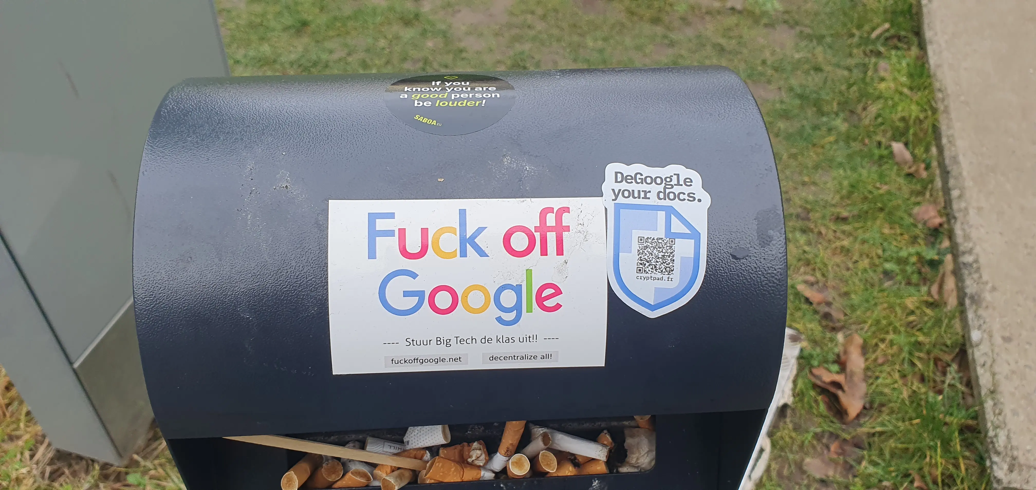 Sticker in the street stating "Fuck off google"